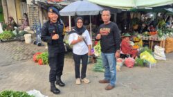 Paguyuban Sayur Plaosan Magetan Bersama Satbrimob Madiun Berbagi Sayur Mayur untuk Peringatan Maulid Nabi di Yayasan An Naja Madiun